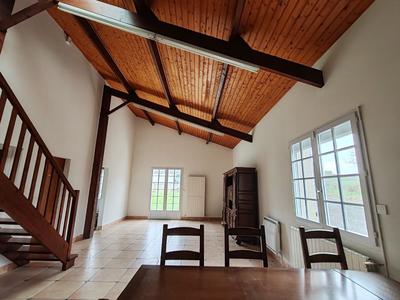 Maison - 230 m² - 10 pièces