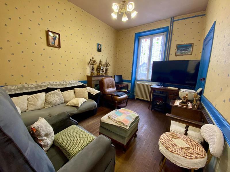 Maison - 210 m² - 9 pièces