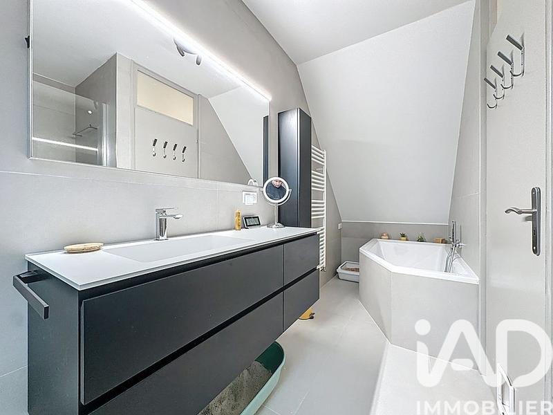 Maison - 91 m² - 4 pièces