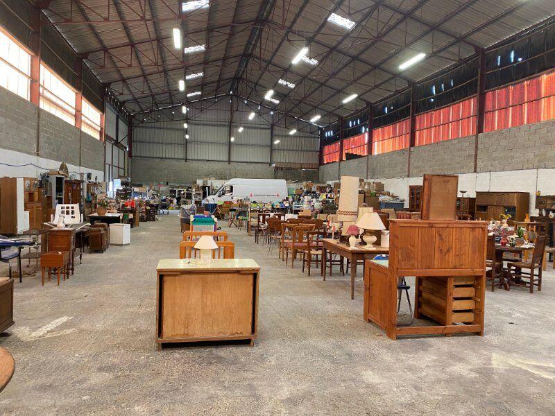 Local commercial - 786 m² - 1 pièce