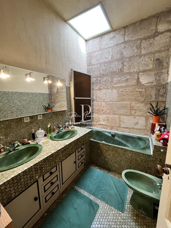 Maison - 200 m² - 4 pièces