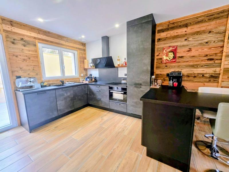 Maison - 101 m² - 5 pièces