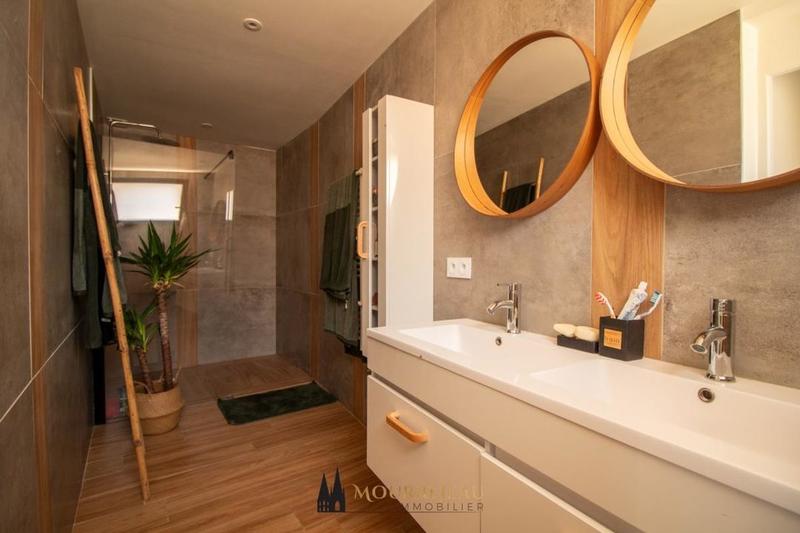 Maison - 440 m² - 12 pièces