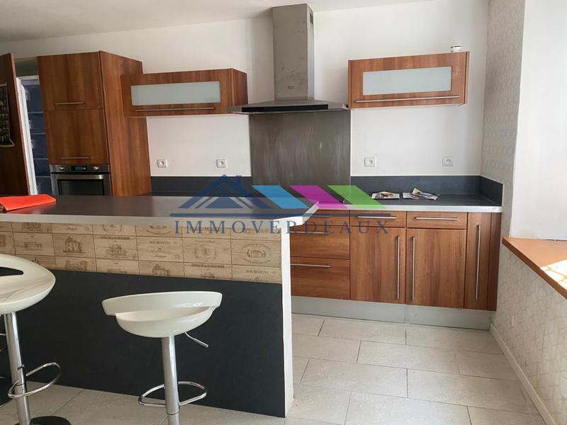 Maison - 239 m² - 7 pièces