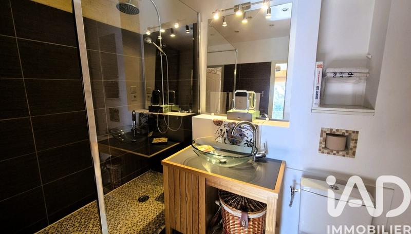 Maison - 200 m² - 7 pièces