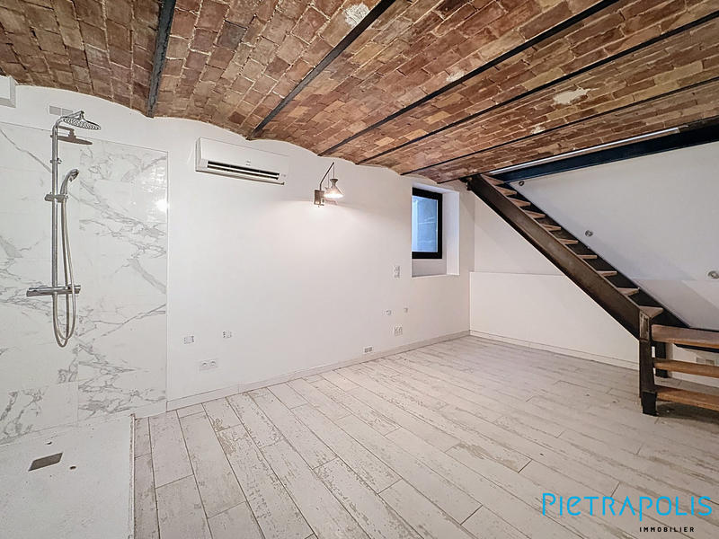 Appartement - 100 m² - 5 pièces