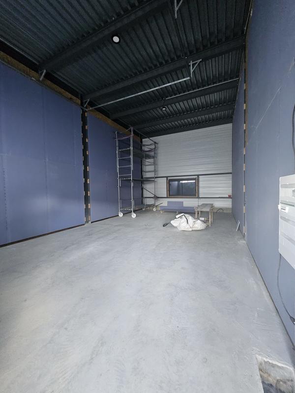 Entrepôt - 73 m²