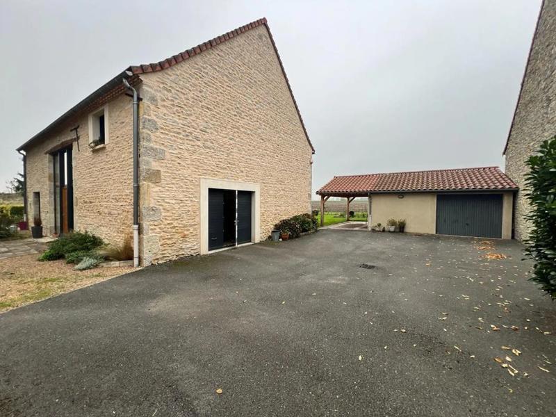 Propriété - 180 m² - 5 pièces