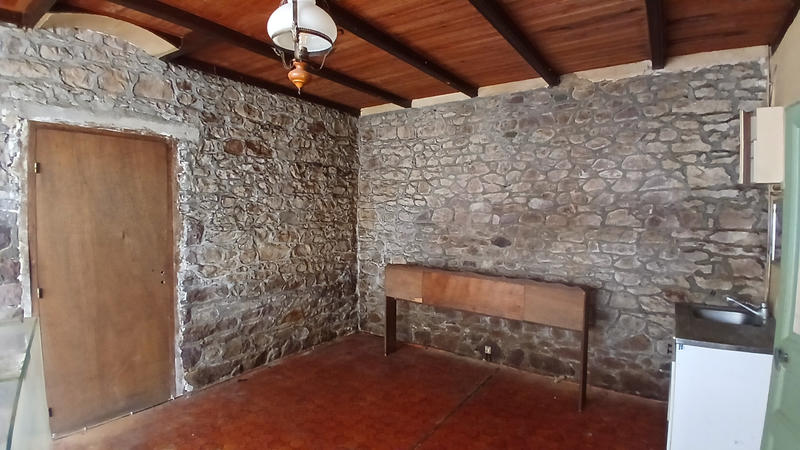 Maison - 220 m² - 12 pièces