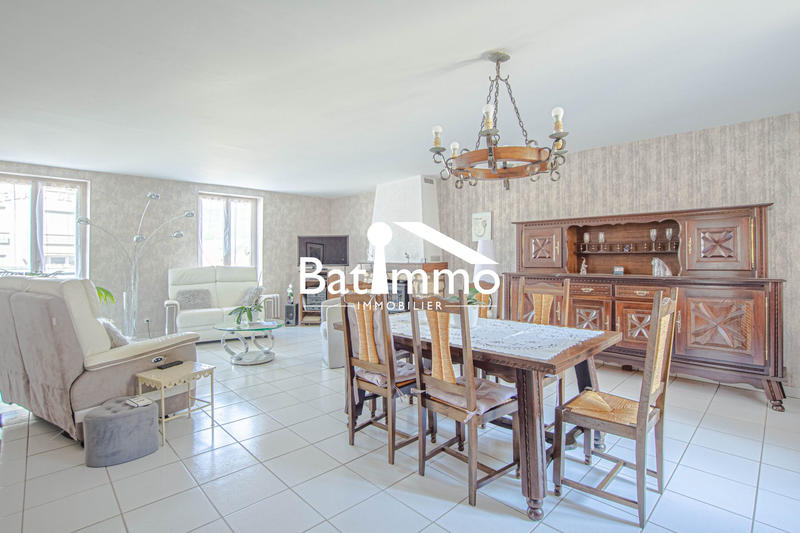 Maison - 180 m² - 7 pièces