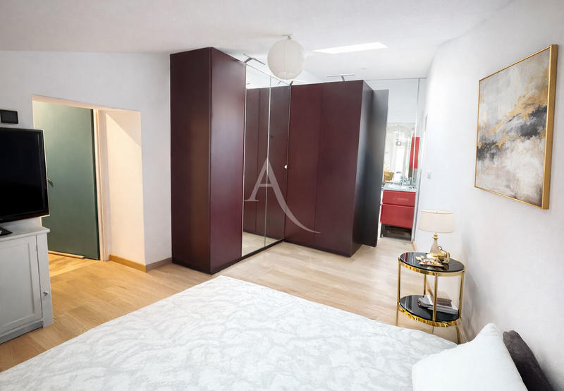 Maison - 207 m² - 10 pièces