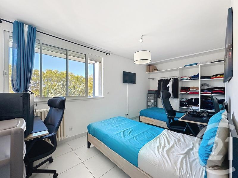 Appartement - 90 m² - 5 pièces