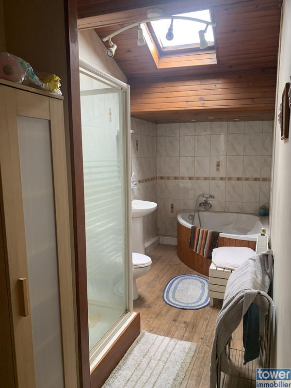 Maison - 200 m² - 10 pièces