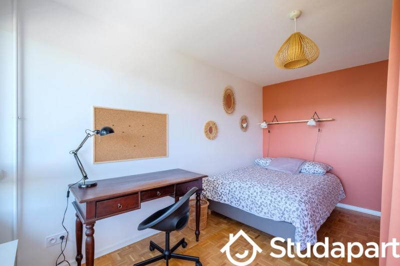 Chambre - 11 m² - 1 pièce