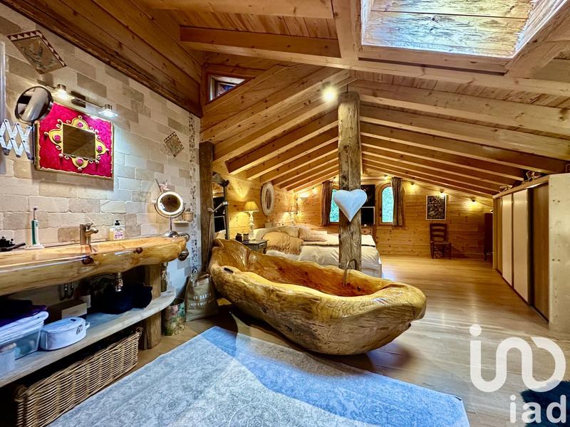 Châlet - 218 m² - 7 pièces