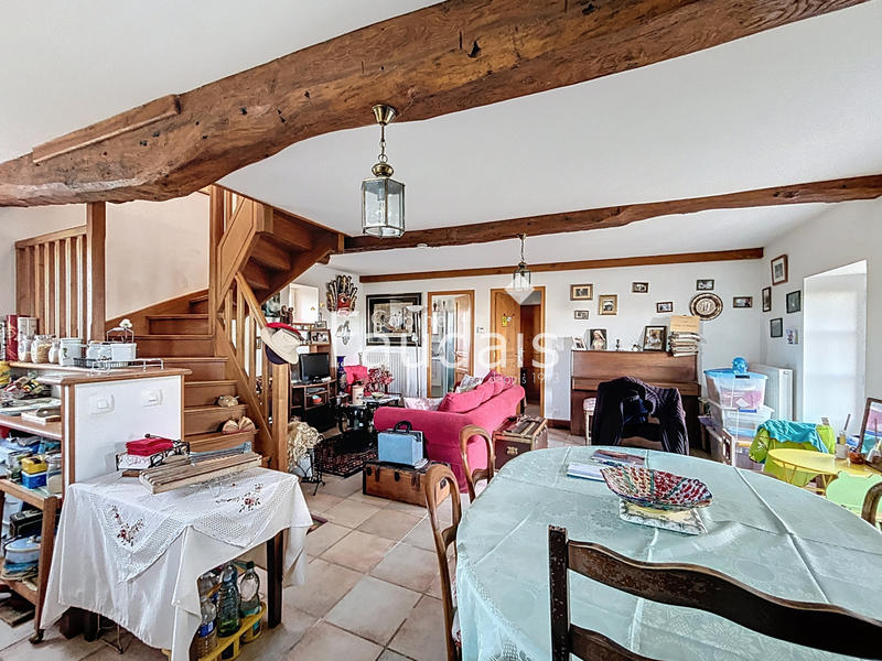 Maison - 267 m² - 11 pièces