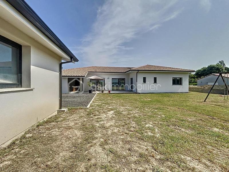 Maison - 180 m² - 5 pièces