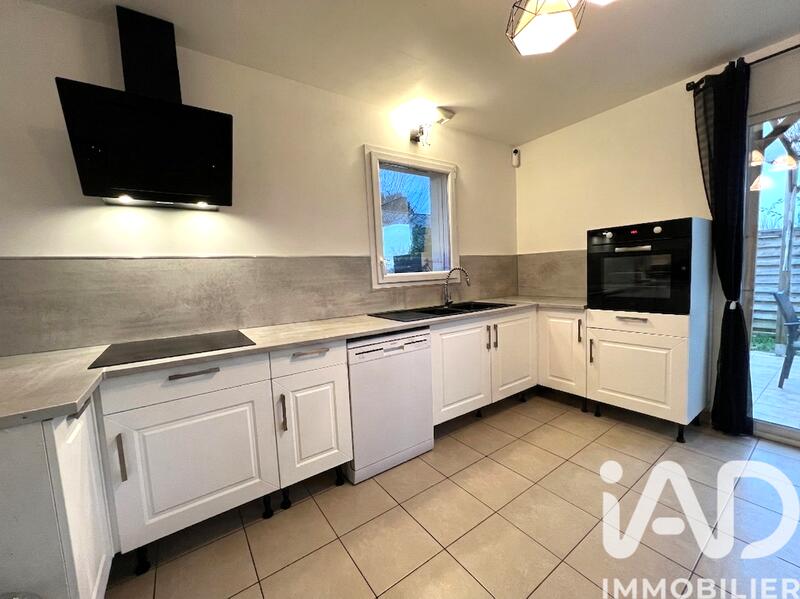 Maison - 90 m² - 5 pièces