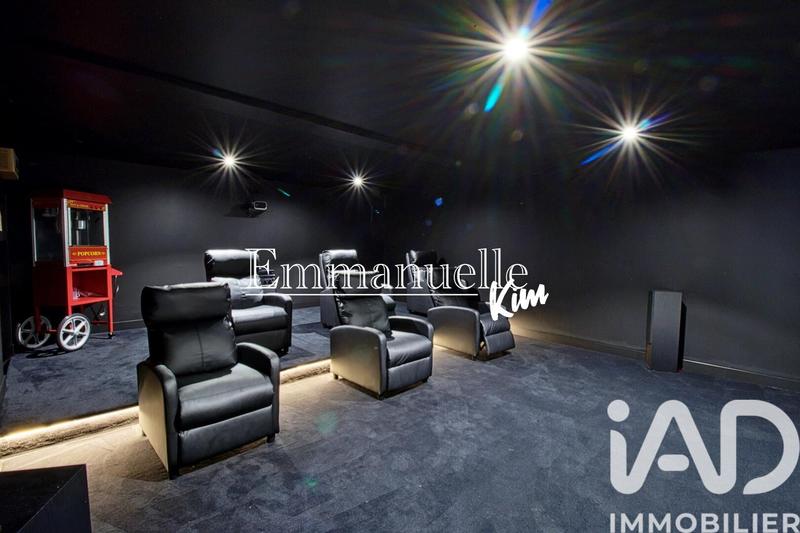 Maison - 270 m² - 10 pièces