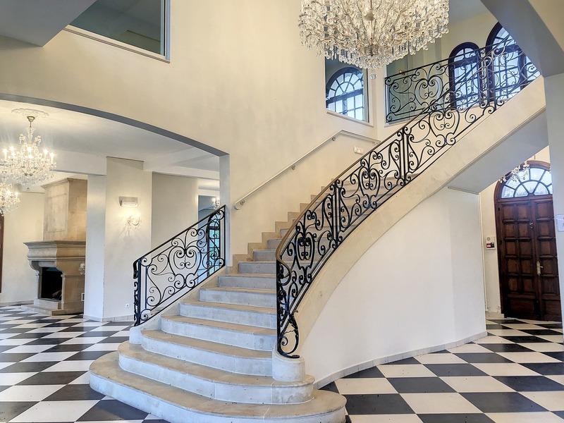 Château - 850 m² - 18 pièces