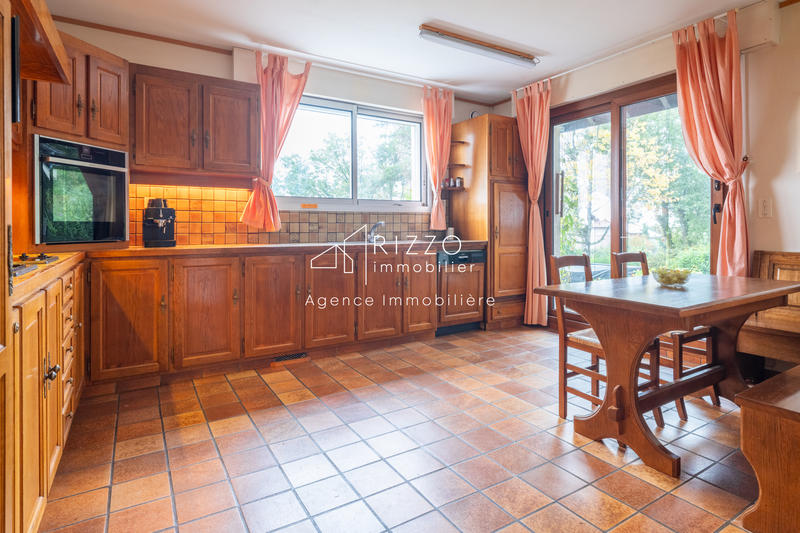 Maison - 200 m² - 6 pièces