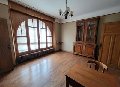 Maison - 430 m² - 23 pièces