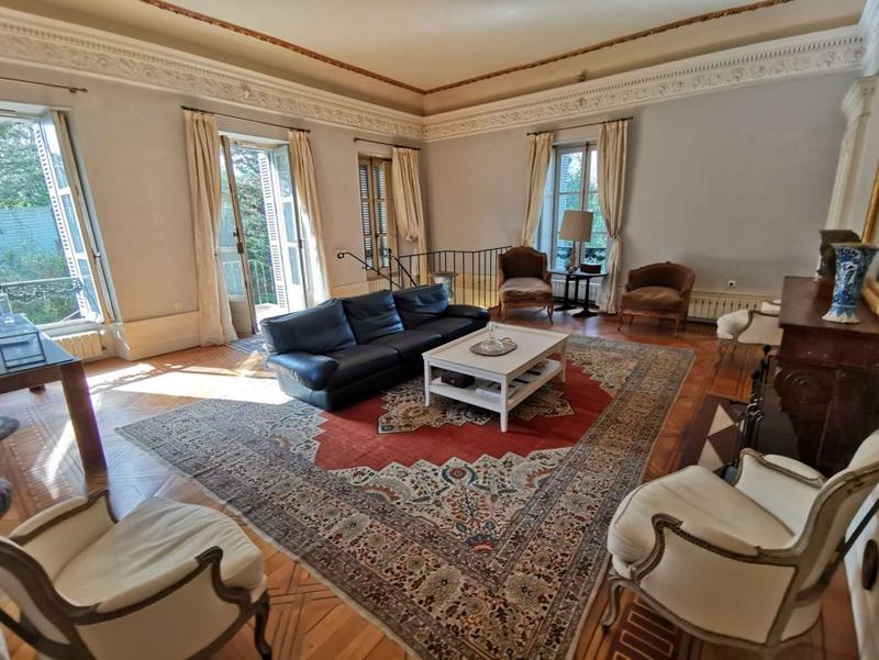 Appartement - 232 m² - 7 pièces