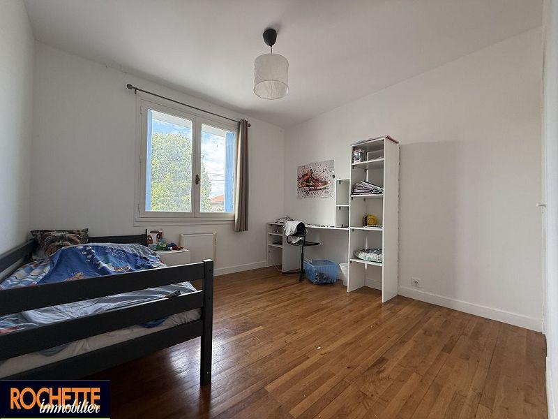 Maison traditionnelle - 147 m² - 6 pièces