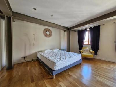 Appartement - 125 m² - 4 pièces