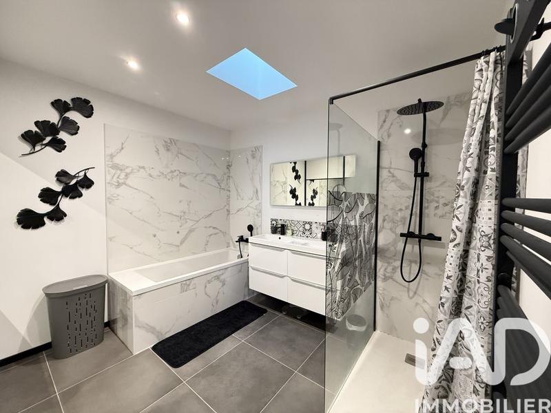 Maison - 96 m² - 4 pièces