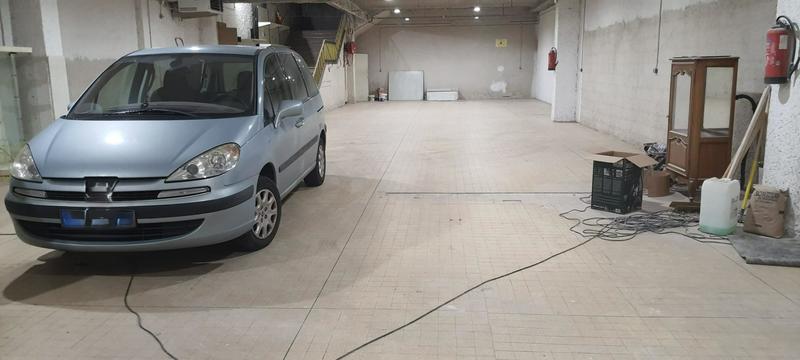 Local commercial - 470 m² - 2 pièces
