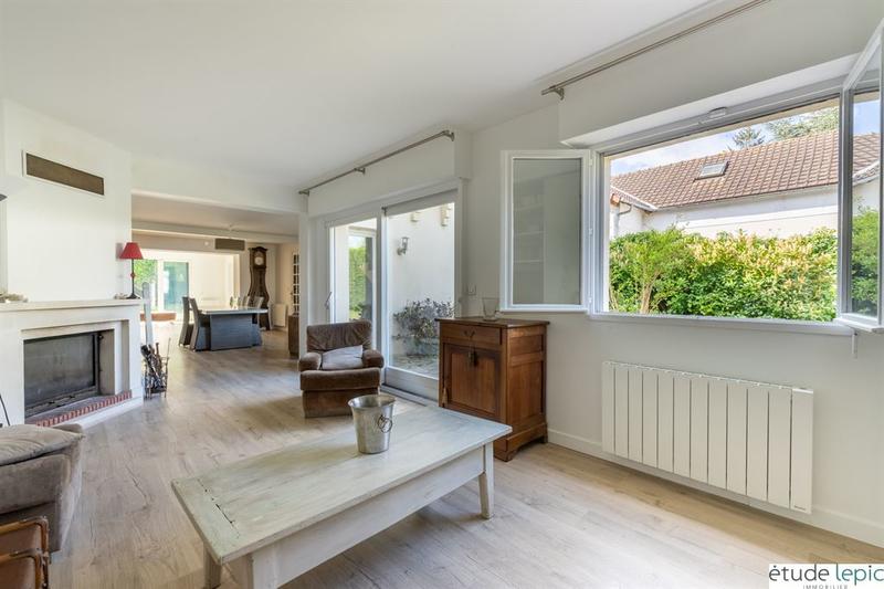 Maison - 177 m² - 9 pièces