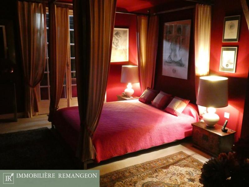 Demeure - 399 m² - 8 pièces