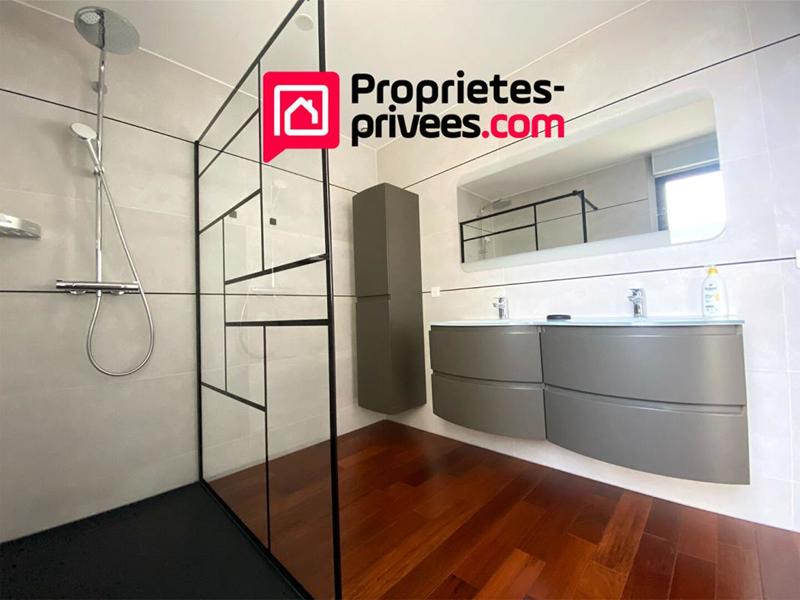 Maison - 218 m² - 9 pièces