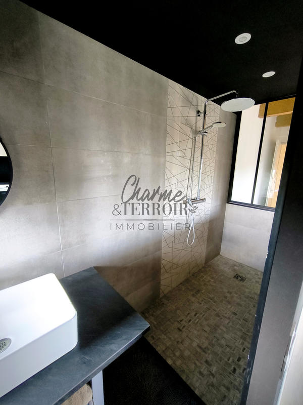 Mas - 180 m² - 6 pièces