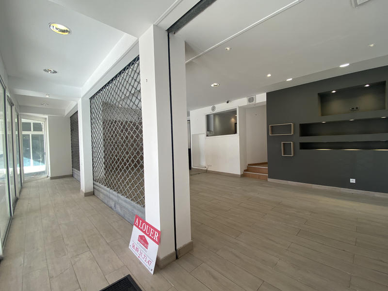 Local commercial - 117 m²