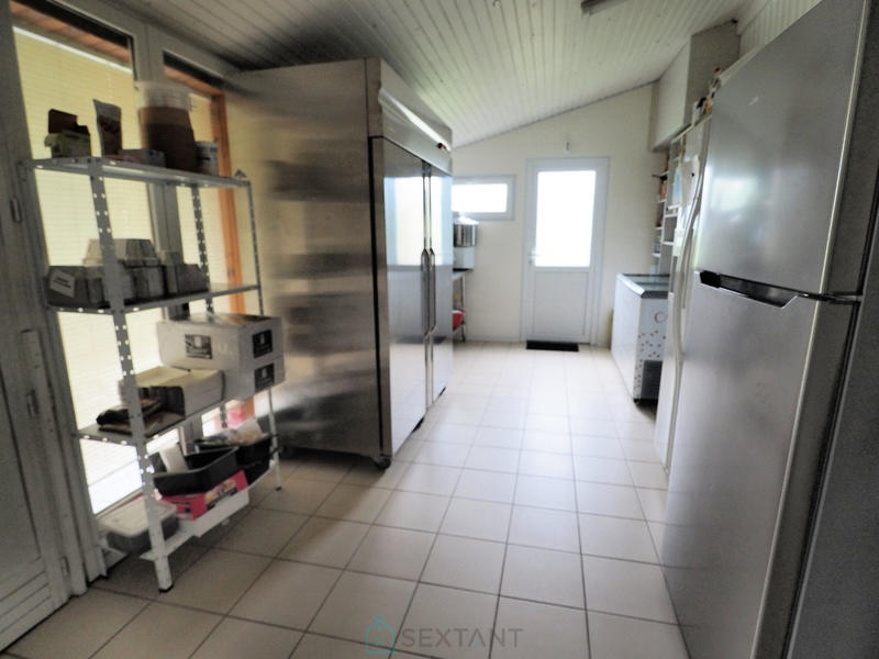 Local commercial - 133 m²