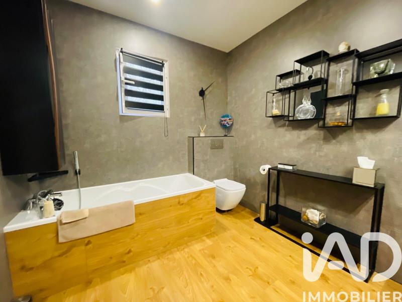 Maison - 138 m² - 5 pièces