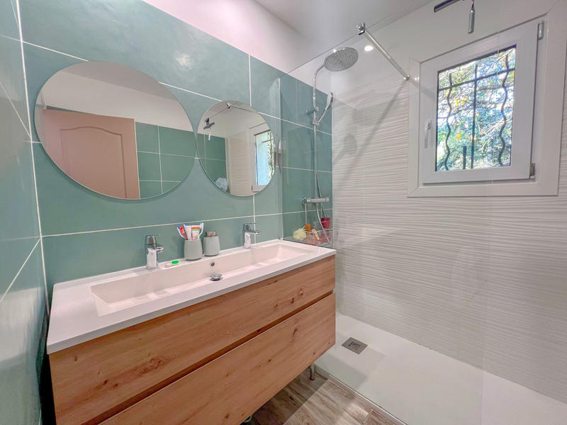 Maison contemporaine - 290 m² - 8 pièces