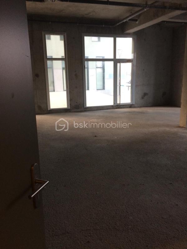 Local commercial - 118 m² - 1 pièce