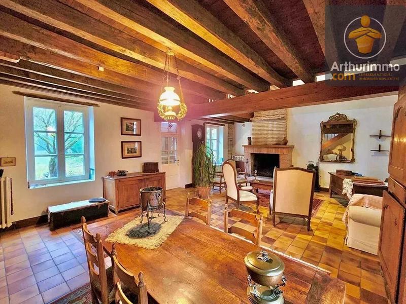 Maison - 280 m² - 11 pièces