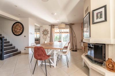 Propriété - 194 m² - 6 pièces