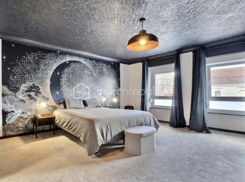 Appartement - 210 m² - 8 pièces