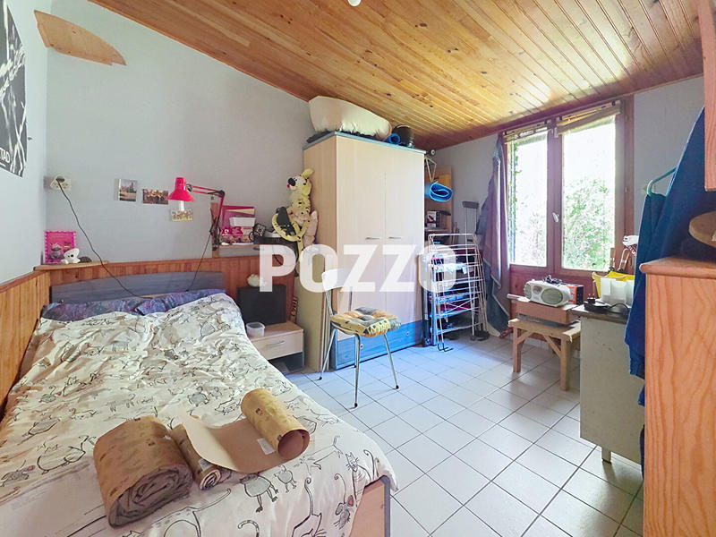 Maison - 94 m² - 7 pièces