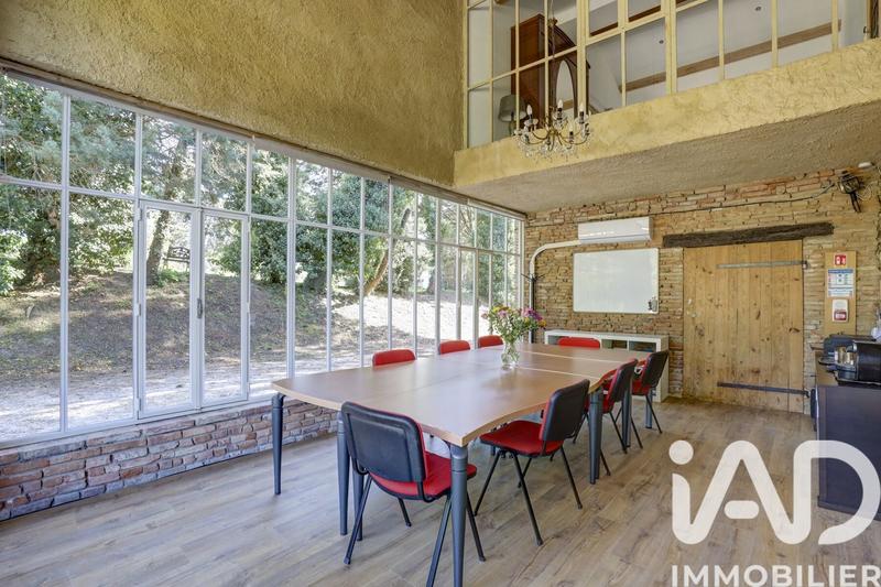 Maison - 369 m² - 11 pièces