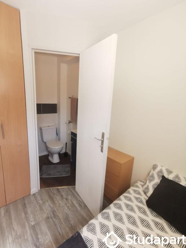 Chambre - 11 m² - 1 pièce