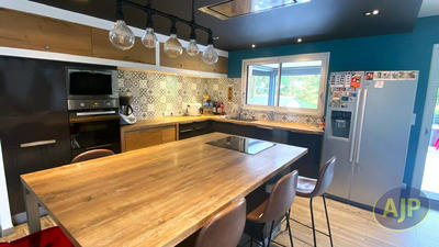 Maison - 185 m² - 7 pièces