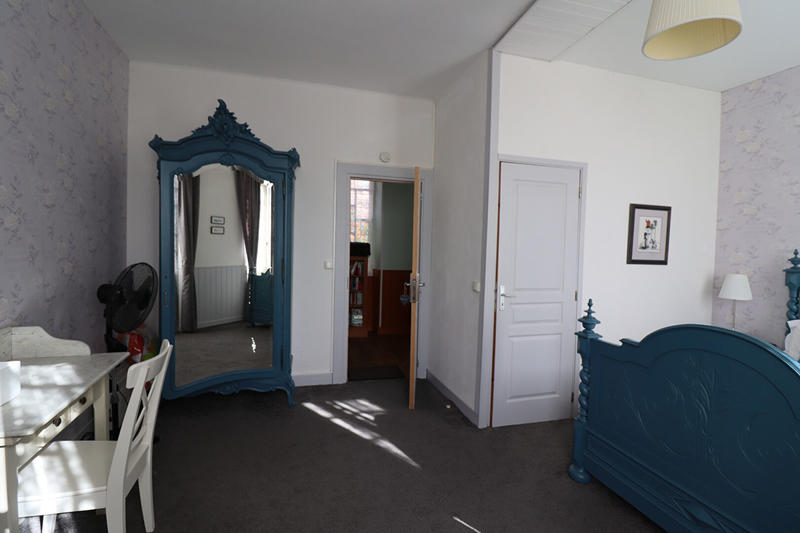 Maison - 325 m² - 15 pièces