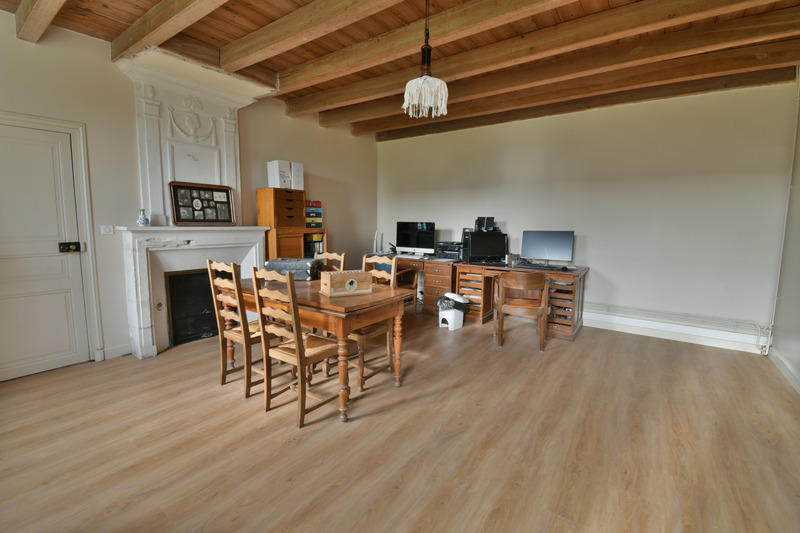 Maison - 295 m² - 10 pièces