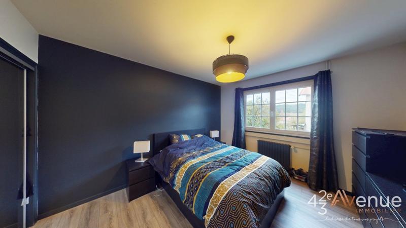 Maison - 237 m² - 9 pièces